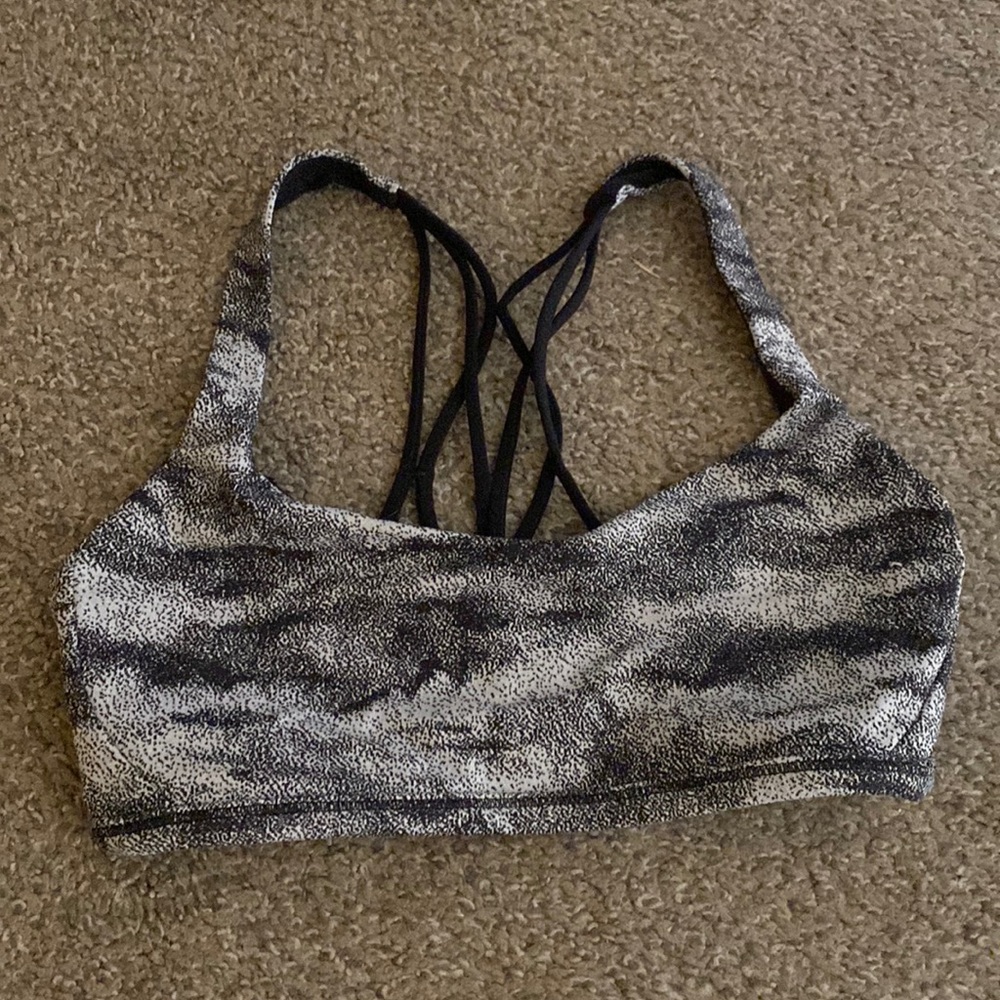 Size 4 lululemon sports bra